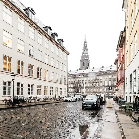 Lavish 4br In The Heart Of Cph By The Canals Appartement