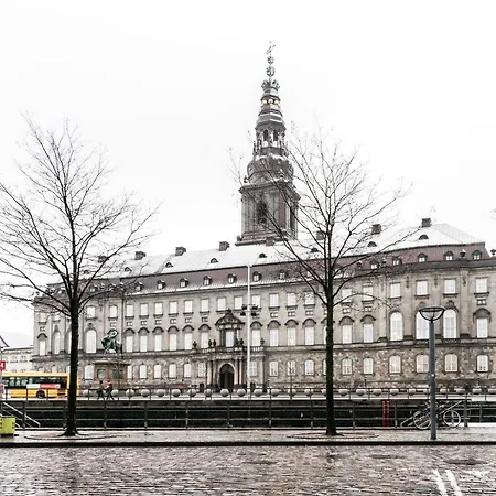 Lavish 4br In The Heart Of Cph By The Canals Appartement