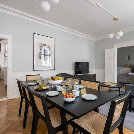 Lavish 4br In The Heart Of Cph By The Canals *