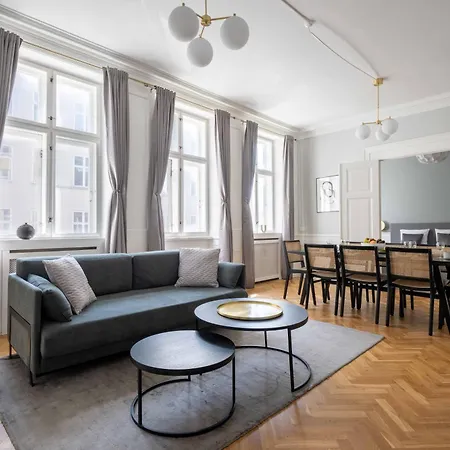 Lavish 4br In The Heart Of Cph By The Canals *