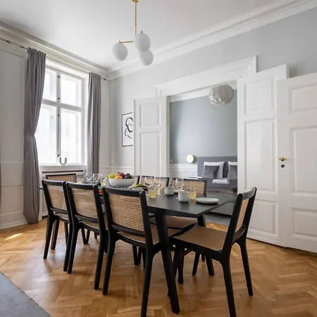 アパート Lavish 4br In The Heart Of Cph By The Canals *