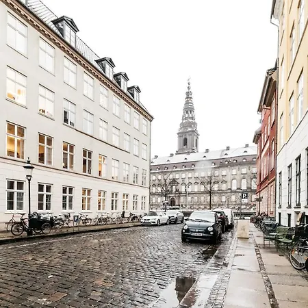 Lavish 4br In The Heart Of Cph By The Canals Apartment