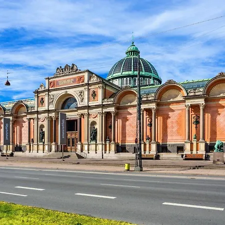 Lavish 4br In The Heart Of Cph By The Canals