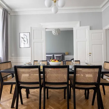 Lavish 4br In The Heart Of Cph By The Canals Kopenhagen